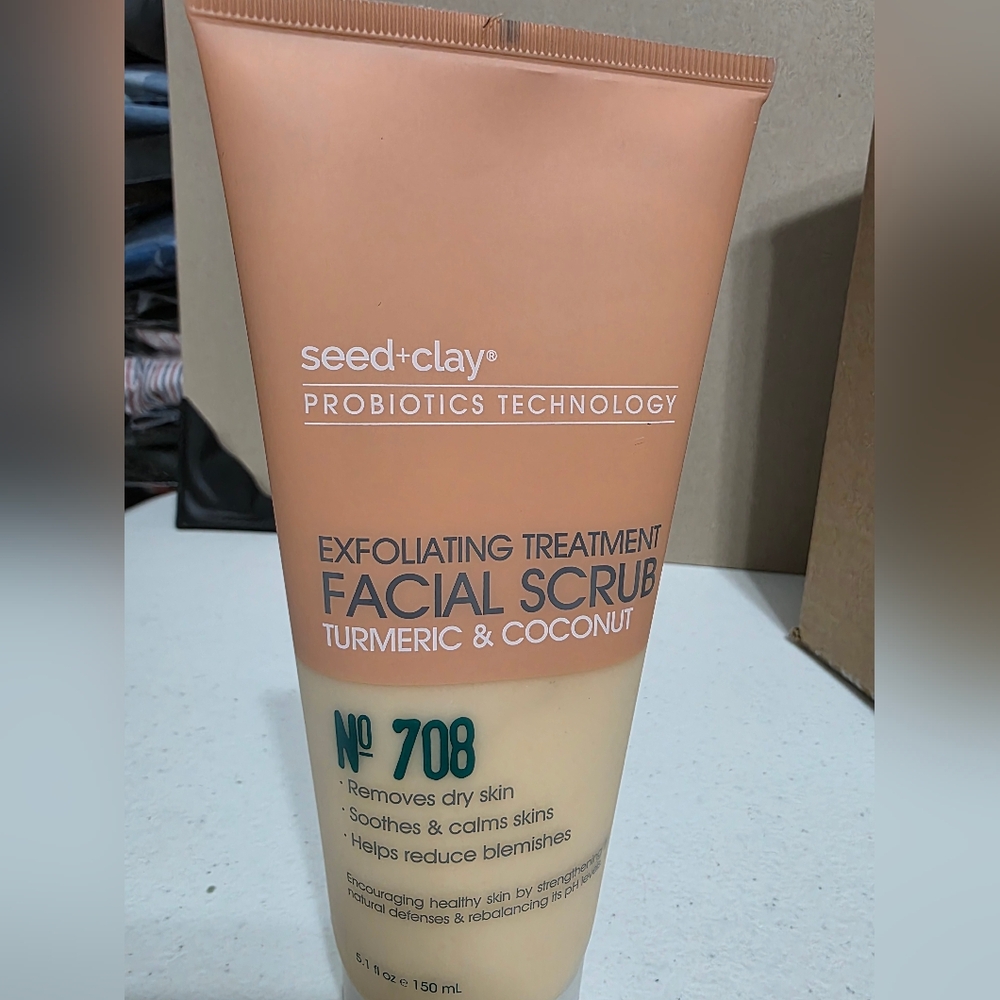 Exfoliating Facial Scrub - Turmeric & Coconut